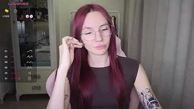 Snapshot of littlevildevil chatting on 16, 9, 2025 littlevildevil online show from 16, 9, 2025