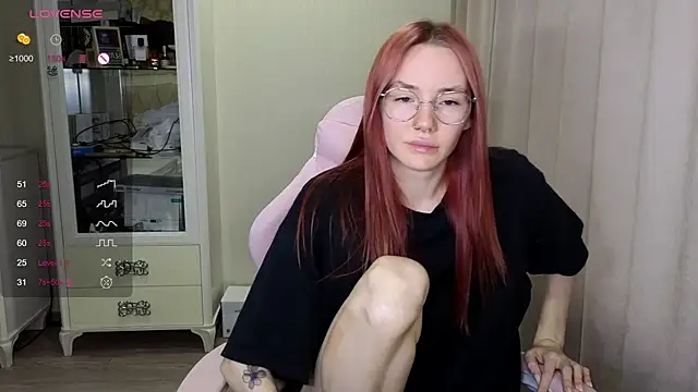 Snapshot of littlevildevil chatting on 26, 10, 2025 littlevildevil online show from 26, 10, 2025