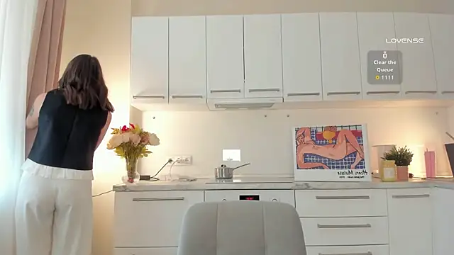 Oh My Dianee online show from 11, 9, 2025