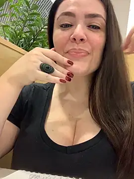 Sophie Eaton online show from 15, 9, 2025