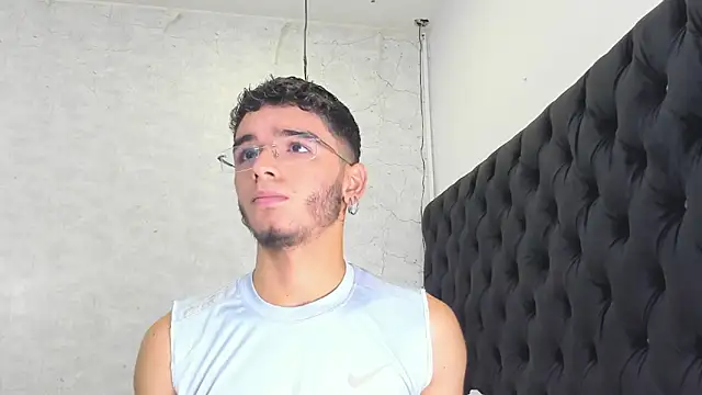 Ian Castillo  online show from 14, 2, 2025