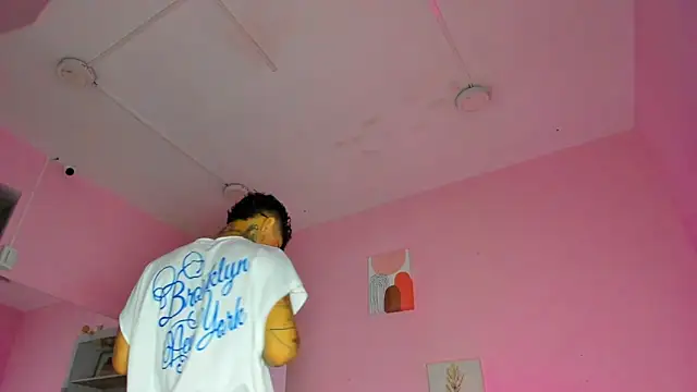 Ian Castillo  online show from 6, 11, 2025