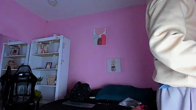 Ian Castillo  online show from 16, 12, 2025