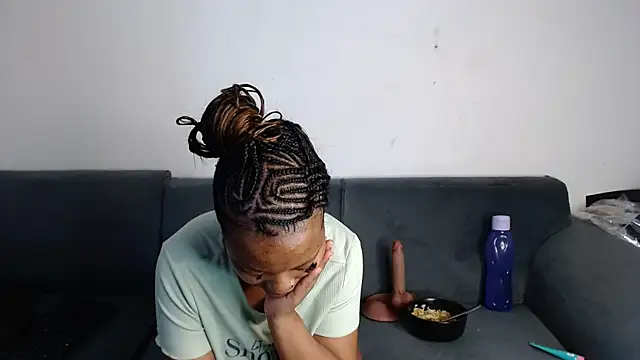 Snapshot of SZA_Doja chatting on 17, 2, 2026 SZA Doja online show from 17, 2, 2026