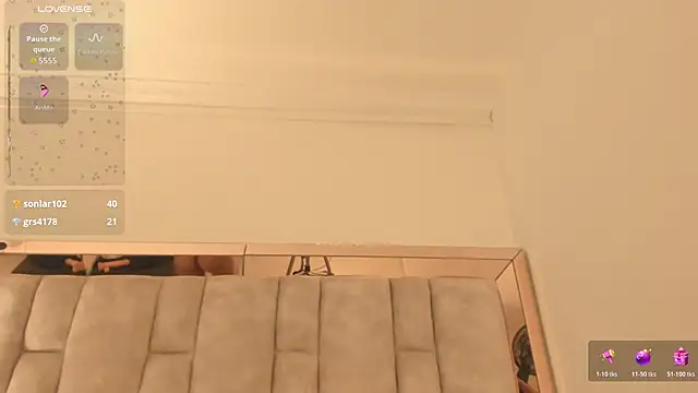 Oliviaa Evans online show from 30, 10, 2025