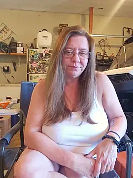Snapshot of MsShelby40 chatting on 2, 6, 2026 MsShelby40 online show from 2, 6, 2026