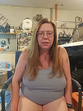 Snapshot of MsShelby40 chatting on 4, 6, 2026 MsShelby40 online show from 4, 6, 2026