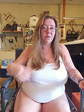 Snapshot of MsShelby40 chatting on 10, 6, 2026 MsShelby40 online show from 10, 6, 2026