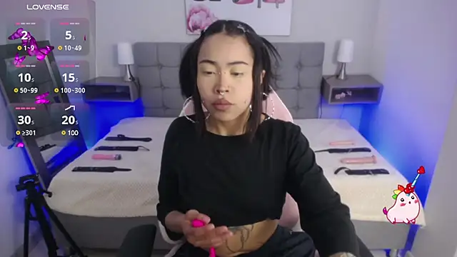 Snapshot of Violetta_Suky chatting on 3, 12, 2024 Violetta Suky online show from 3, 12, 2024