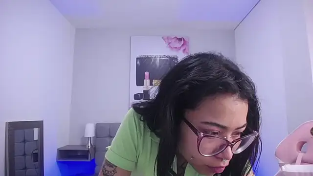 Snapshot of Violetta_Suky chatting on 7, 12, 2024 Violetta Suky online show from 7, 12, 2024