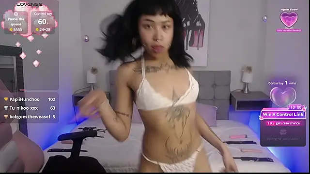 Snapshot of Violetta_Suky chatting on 18, 1, 2025 Violetta Suky online show from 18, 1, 2025