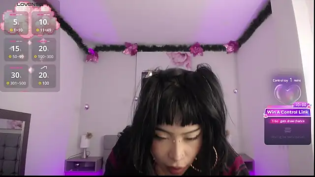 Snapshot of Violetta_Suky chatting on 21, 1, 2025 Violetta Suky online show from 21, 1, 2025