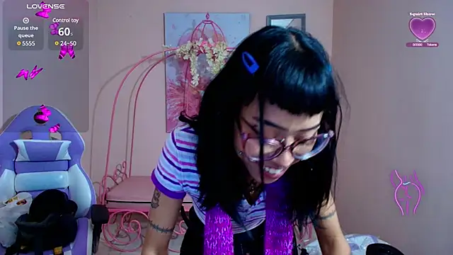 Snapshot of Violetta_Suky chatting on 3, 3, 2025 Violetta Suky online show from 3, 3, 2025