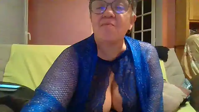 Vandeae44 online show from 3, 2, 2026