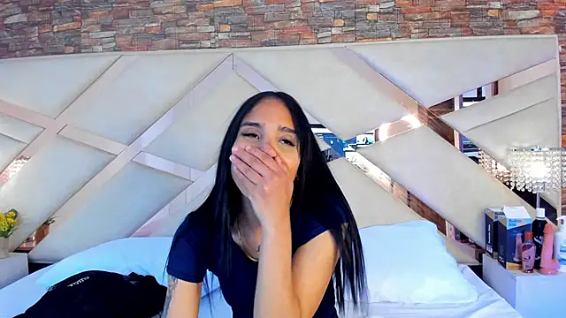 sophie pariss online show from 28, 9, 2025