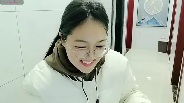 Snapshot of luoxuwen chatting on 9, 12, 2024 luoxuwen online show from 9, 12, 2024