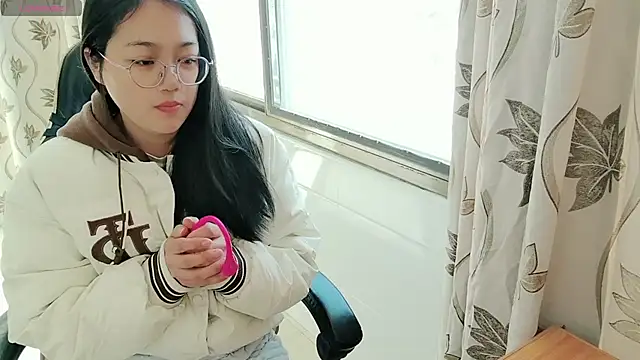 Snapshot of luoxuwen chatting on 28, 12, 2024 luoxuwen online show from 28, 12, 2024
