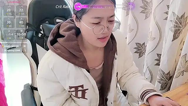 Snapshot of luoxuwen chatting on 4, 1, 2025 luoxuwen online show from 4, 1, 2025