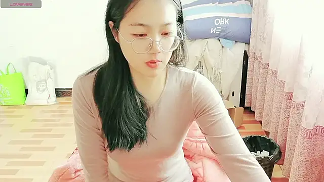 Snapshot of luoxuwen chatting on 19, 1, 2025 luoxuwen online show from 19, 1, 2025