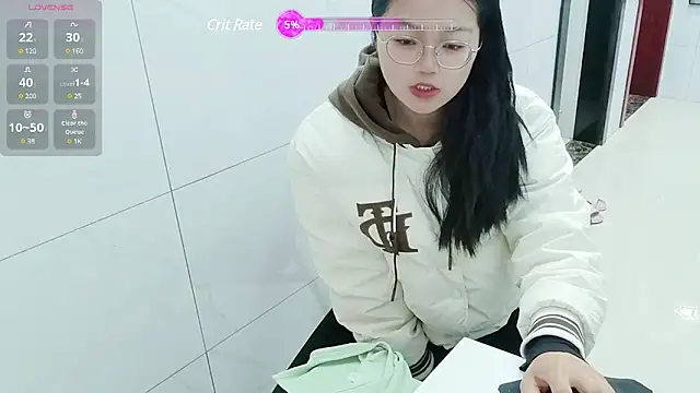 Snapshot of luoxuwen chatting on 10, 2, 2025 luoxuwen online show from 10, 2, 2025