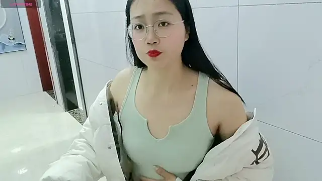 Snapshot of luoxuwen chatting on 7, 3, 2025 luoxuwen online show from 7, 3, 2025