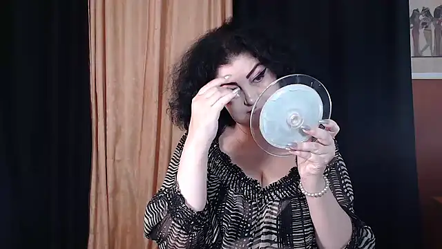 Snapshot of _MissJ_ chatting on 26, 10, 2025  MissJ  online show from 26, 10, 2025