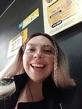 madelaine- online show from 4, 5, 2026