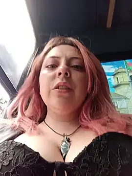 madelaine- online show from 10, 5, 2026