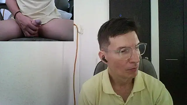 Snapshot of fieryloves chatting on 19, 12, 2024 fieryloves online show from 19, 12, 2024