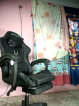 brattcumhot  online show from 15, 10, 2025