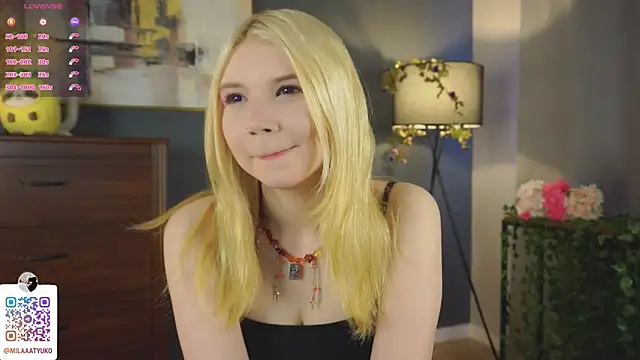 Snapshot of DaisyElmers chatting on 3, 3, 2025 DaisyElmers online show from 3, 3, 2025