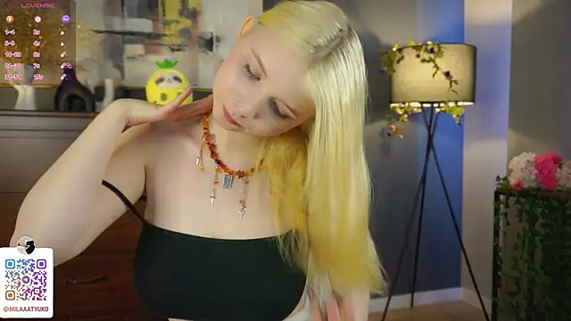 Snapshot of DaisyElmers chatting on 4, 3, 2025 DaisyElmers online show from 4, 3, 2025