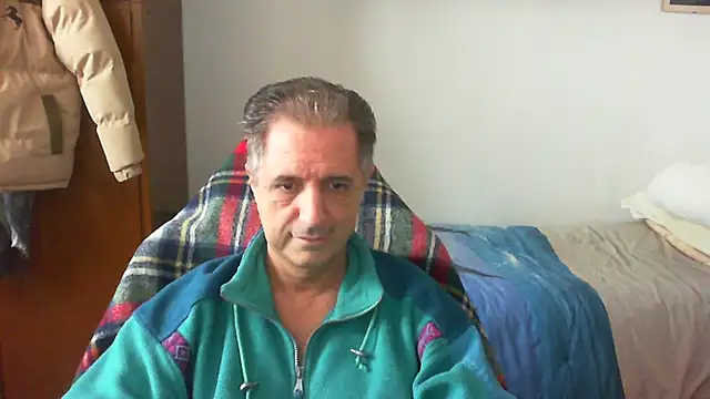 Snapshot of lliuk70mi chatting on 4, 3, 2026 lliuk70mi online show from 4, 3, 2026