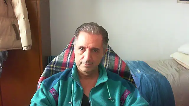 Snapshot of lliuk70mi chatting on 6, 3, 2026 lliuk70mi online show from 6, 3, 2026