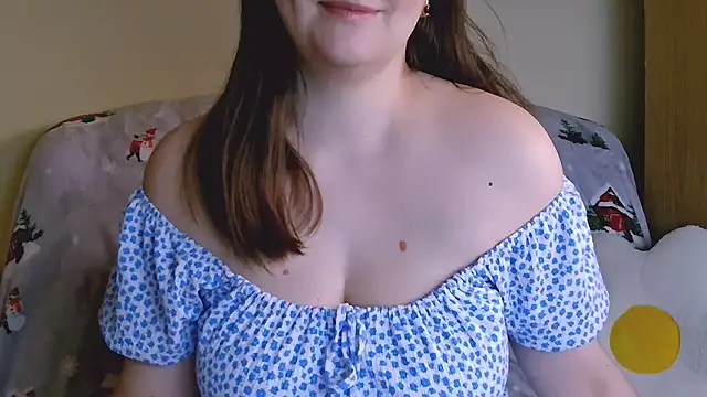 Snapshot of ChubbyMaia chatting on 2, 1, 2025 ChubbyMaia online show from 2, 1, 2025