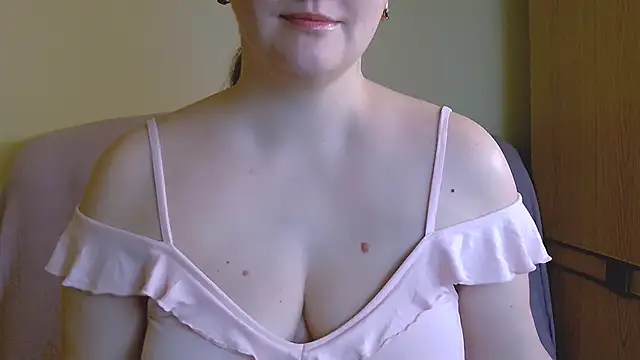 Snapshot of ChubbyMaia chatting on 26, 2, 2025 ChubbyMaia online show from 26, 2, 2025