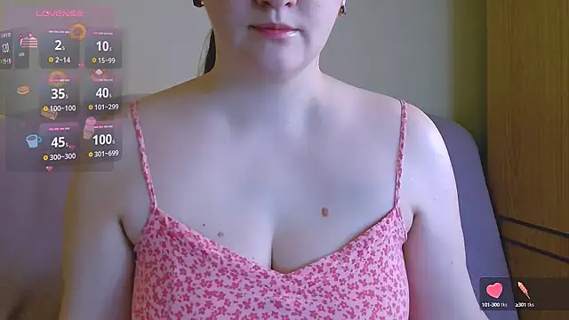 Snapshot of ChubbyMaia chatting on 8, 3, 2025 ChubbyMaia online show from 8, 3, 2025