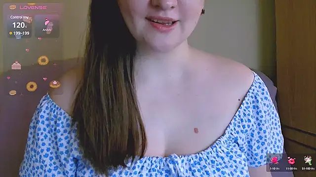 Snapshot of ChubbyMaia chatting on 12, 3, 2025 ChubbyMaia online show from 12, 3, 2025