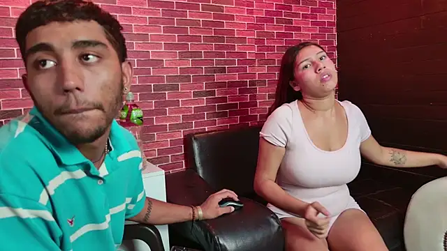 Snapshot of Annyeli chatting on 4, 12, 2025 Annyeli online show from 4, 12, 2025