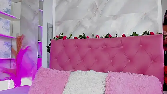 Snapshot of AnnaQueen_ chatting on 21, 10, 2025 AnnaQueen online show from 21, 10, 2025