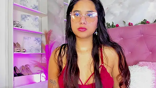 Snapshot of AnnaQueen_ chatting on 28, 10, 2025 AnnaQueen online show from 28, 10, 2025