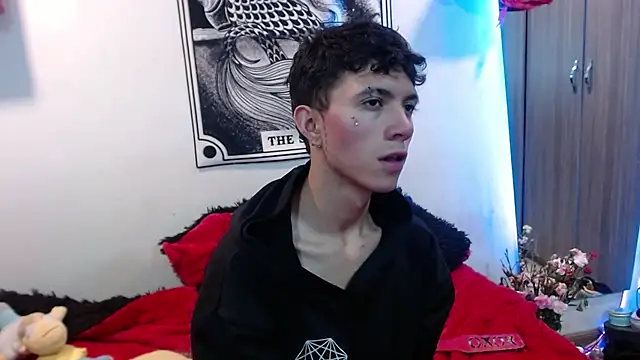 Justyn Ross online show from 16, 12, 2025