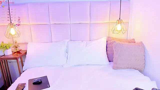 LinaGlam online show from 5, 2, 2025