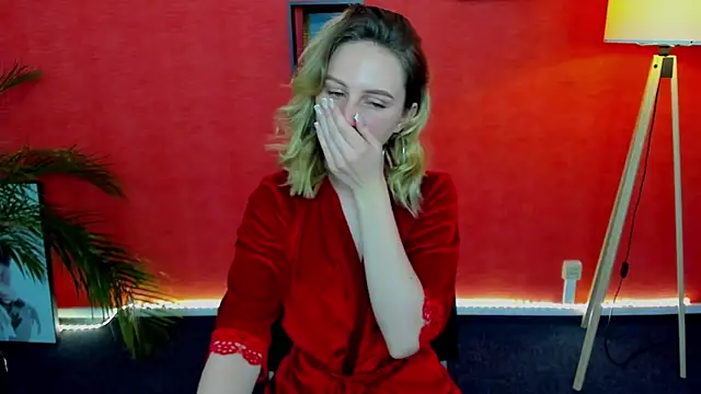 Lia Bloom  online show from 24, 12, 2024