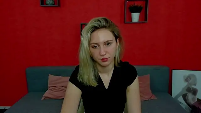 Lia Bloom  online show from 10, 1, 2025