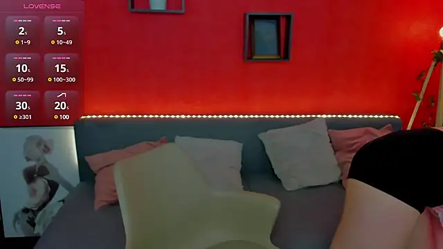 Lia Bloom  online show from 27, 2, 2025