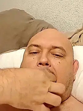 BigromeoXX online show from 21, 10, 2025