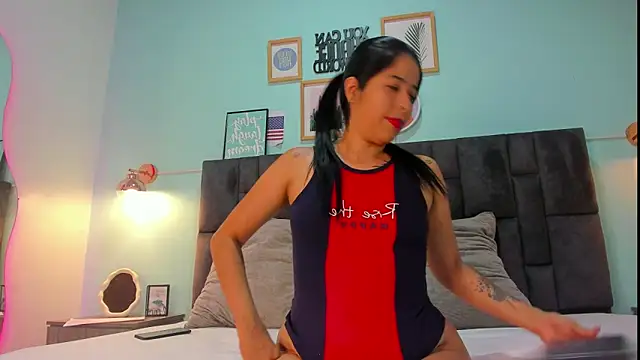 DulceAurora   online show from 4, 2, 2025