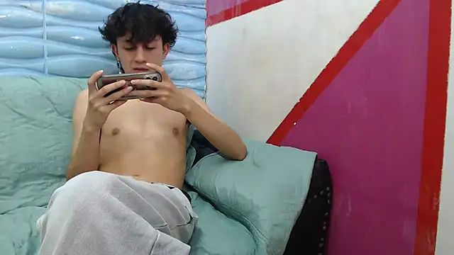 Snapshot of Felipe_Browns chatting on 16, 12, 2024 Felipe Browns online show from 16, 12, 2024