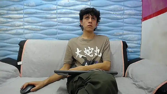 Snapshot of Felipe_Browns chatting on 1, 2, 2025 Felipe Browns online show from 1, 2, 2025